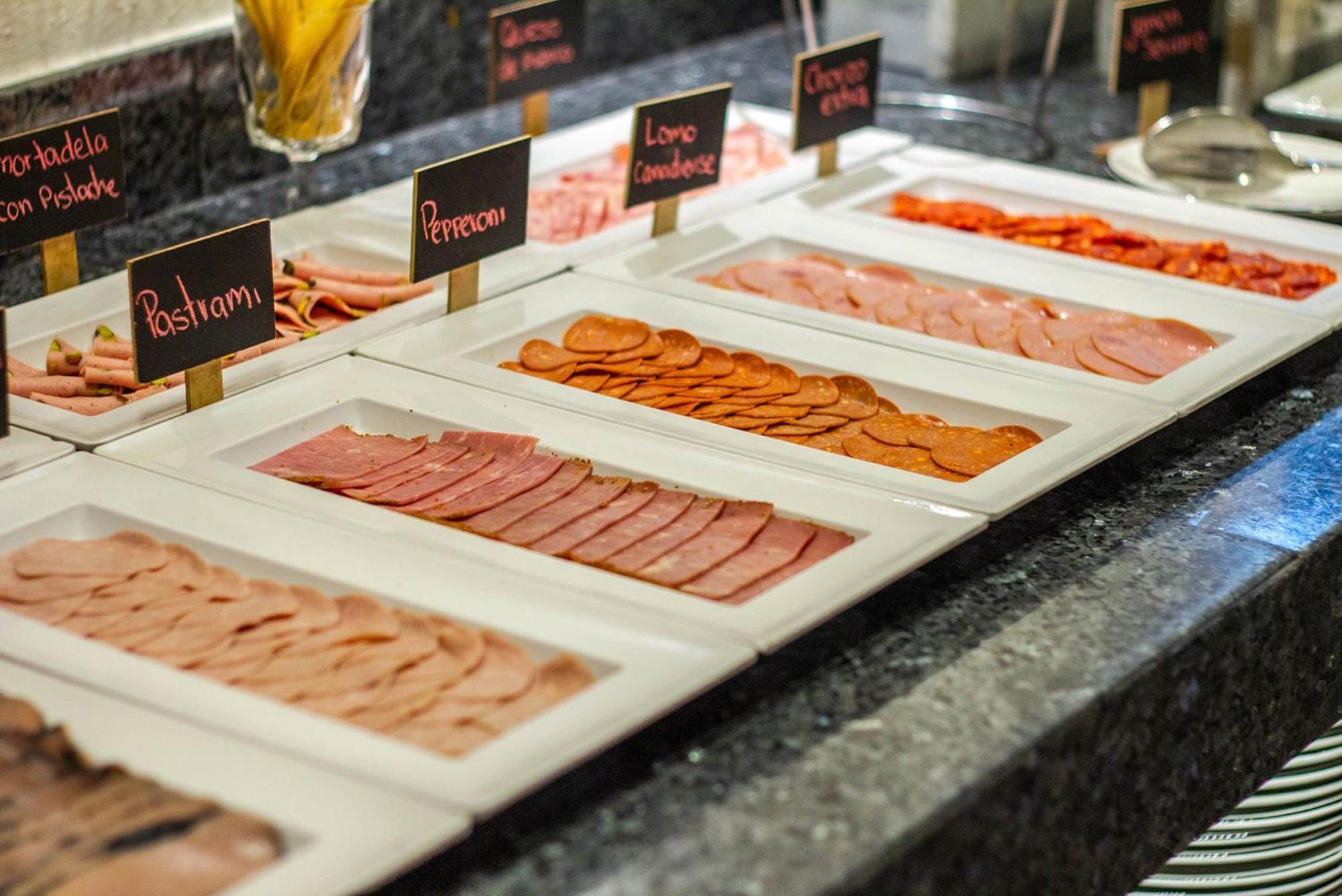 Hotel Camino Real Polanco Mexico Esterno foto A selection of cold cuts