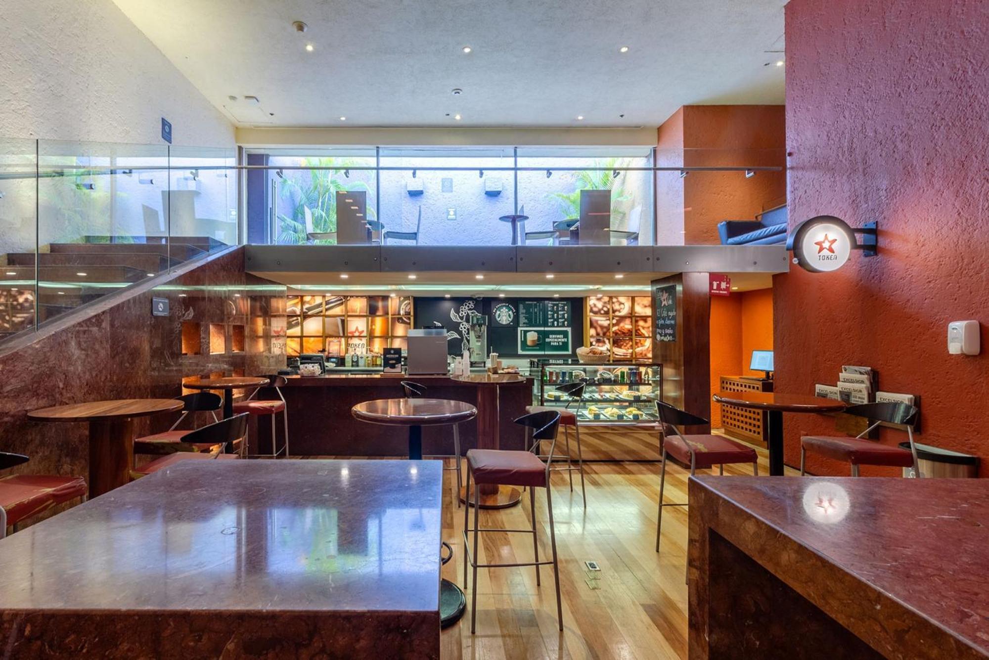 Hotel Camino Real Polanco Mexico Esterno foto The interior of a typical Starbucks store