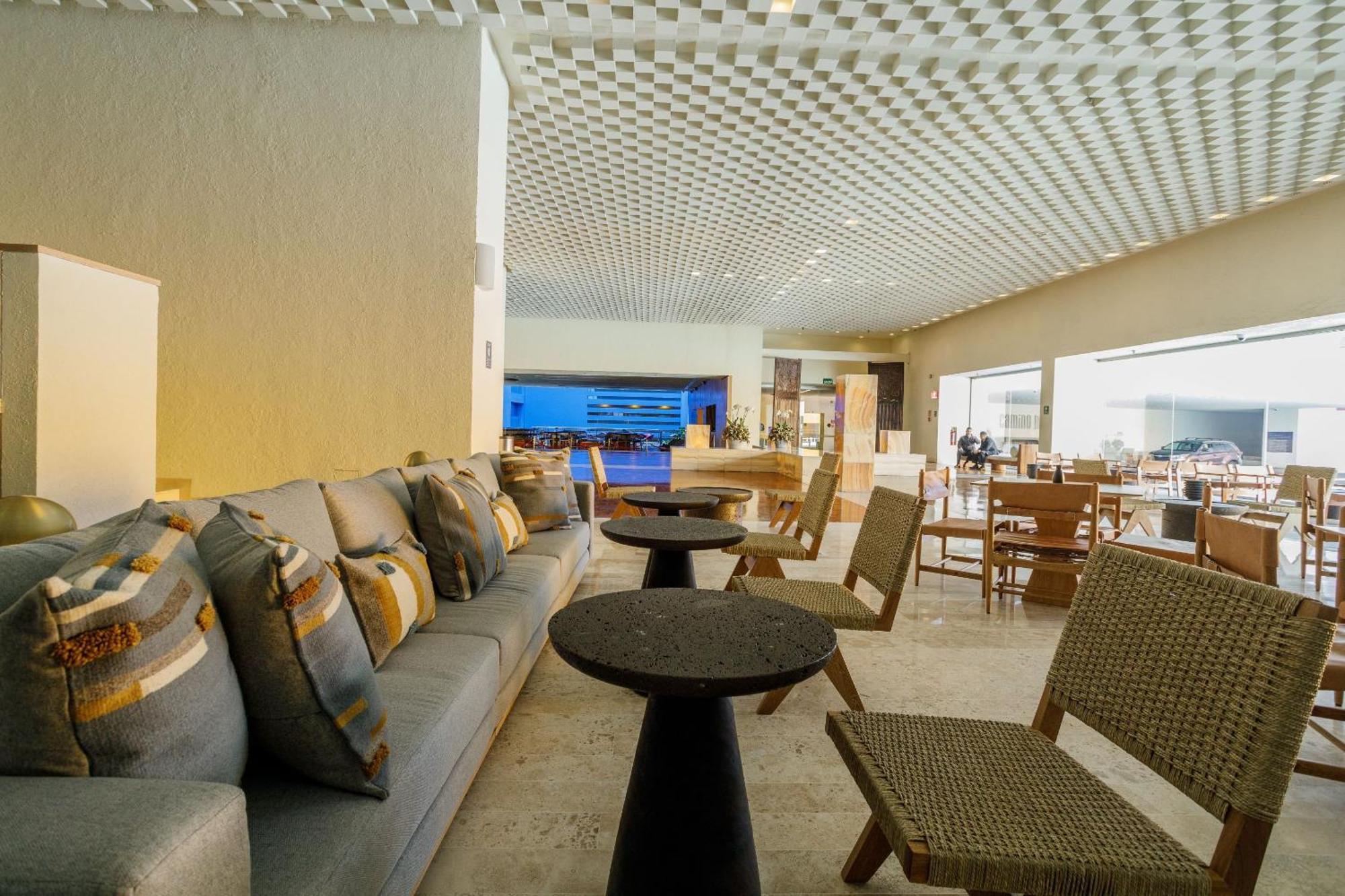 Hotel Camino Real Polanco Mexico Esterno foto The lounge at the airport
