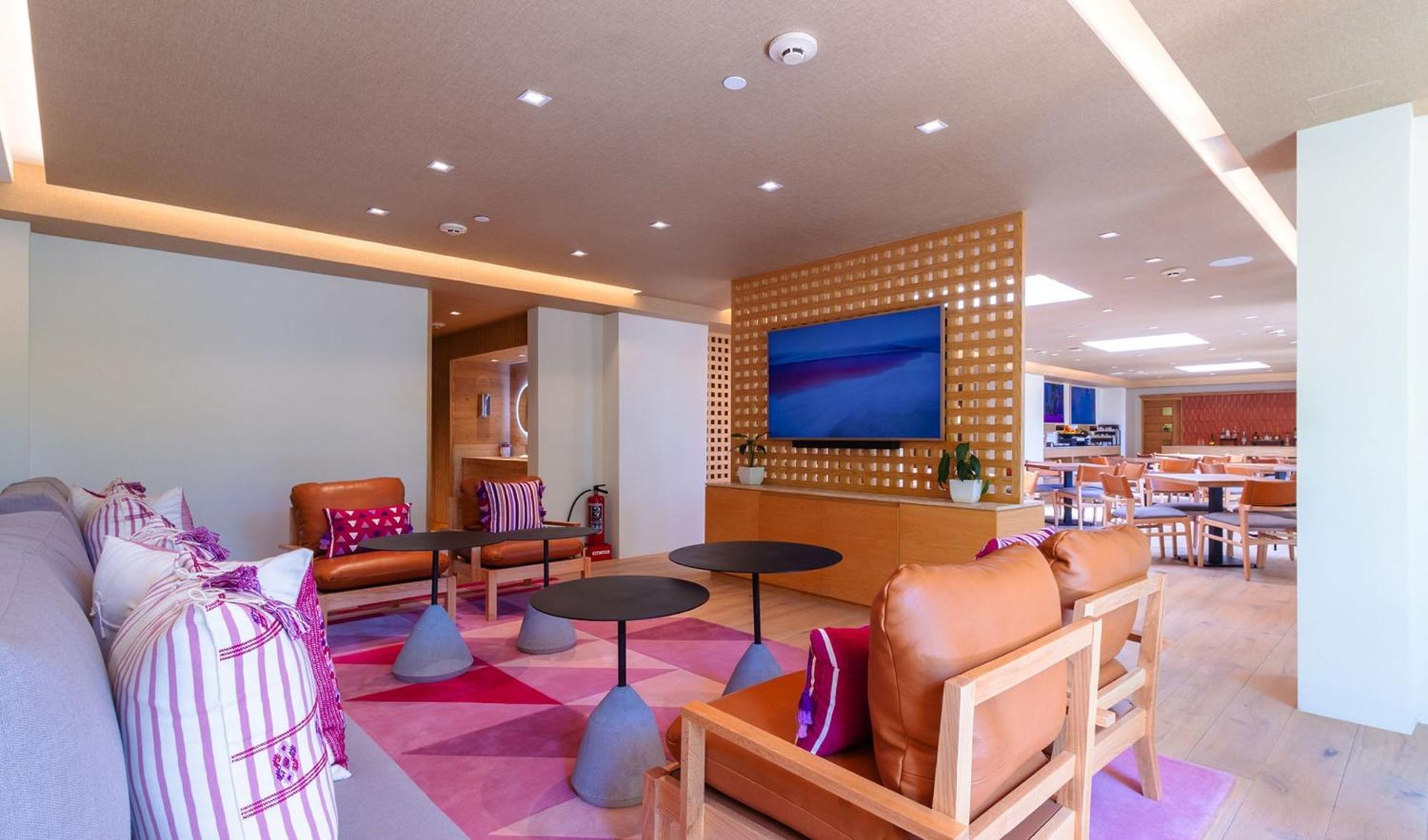 Hotel Camino Real Polanco Mexico Esterno foto The lounge at Changi Airport
