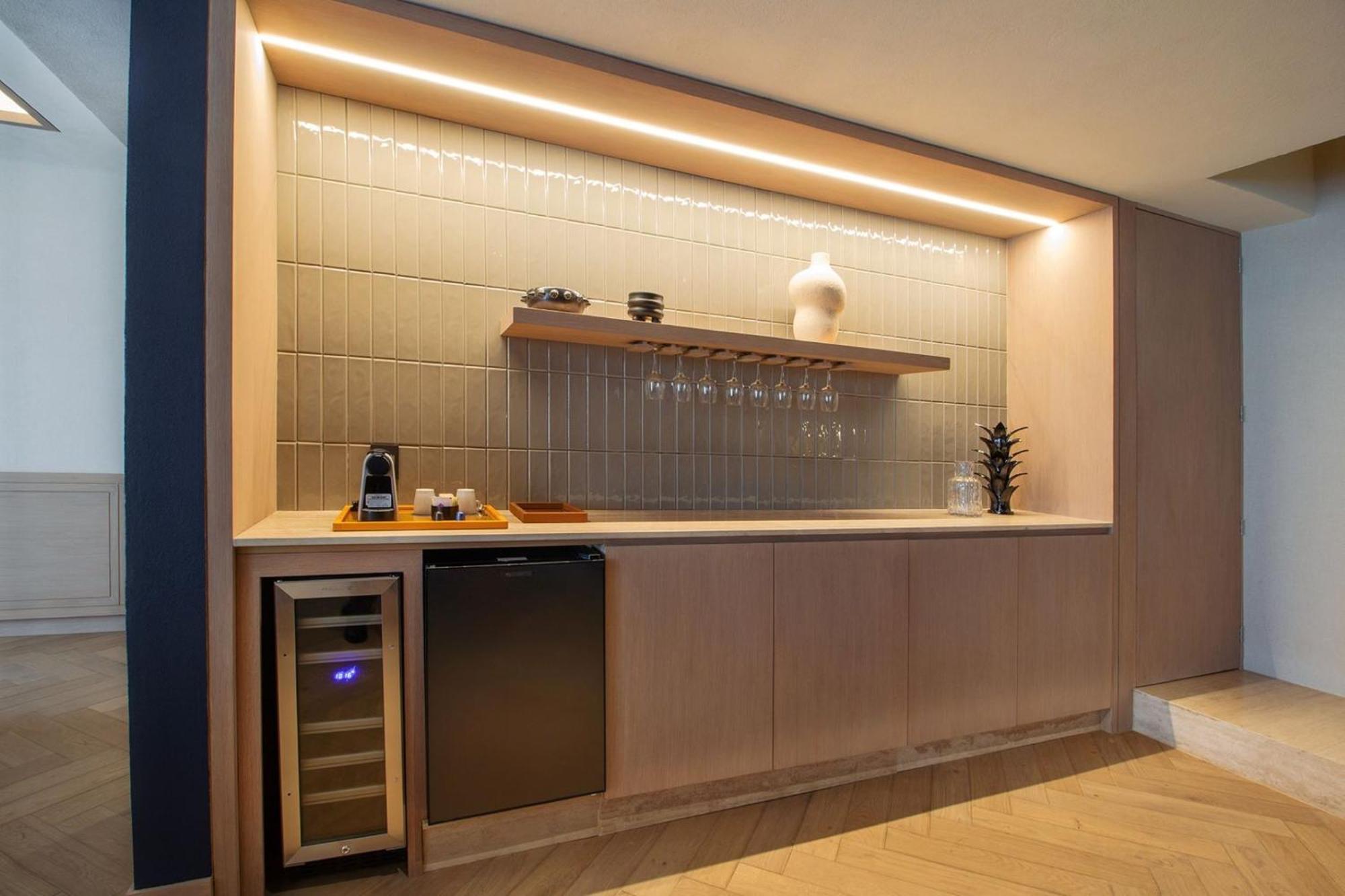 Hotel Camino Real Polanco Mexico Esterno foto A wet bar in a home